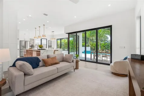 2111 Hawthorne Street Sarasota FL 34239