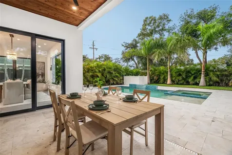 2111 Hawthorne Street Sarasota FL 34239