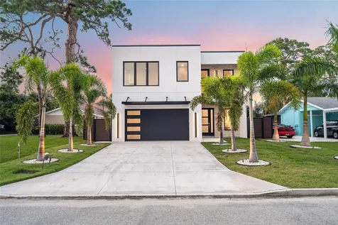 2111 Hawthorne Street Sarasota FL 34239