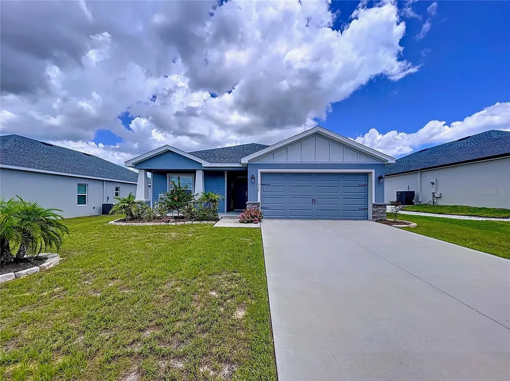 517 Scenic Bluff Boulevard Lake Wales FL 33853