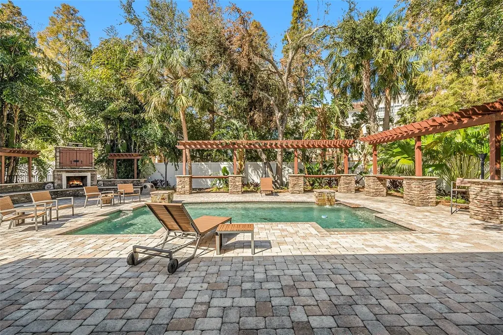 5701 S Macdill Avenue Tampa FL 33611