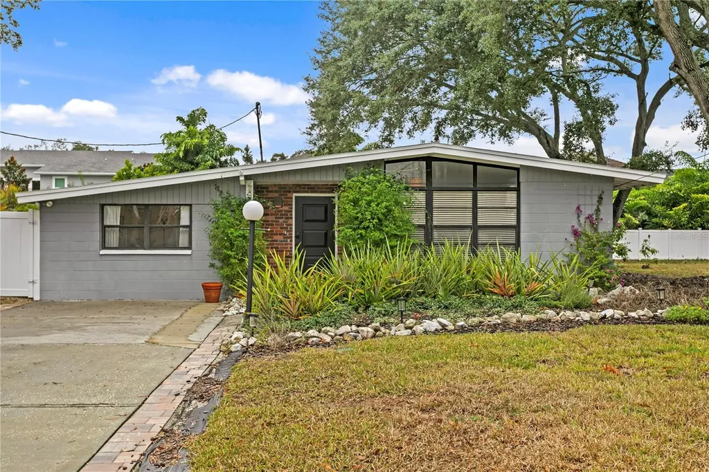2407 S Lois Avenue Tampa FL 33629