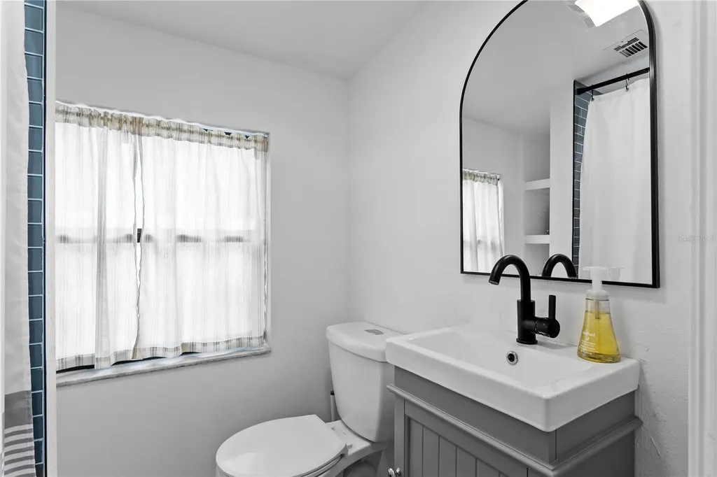 2407 S Lois Avenue Tampa FL 33629