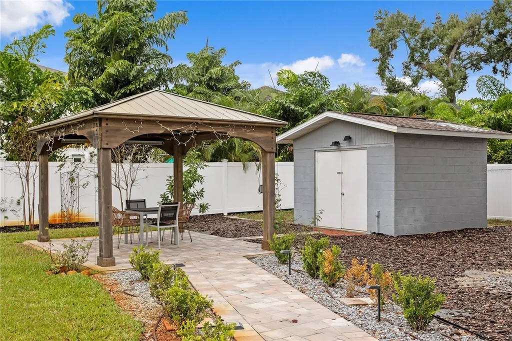 2407 S Lois Avenue Tampa FL 33629