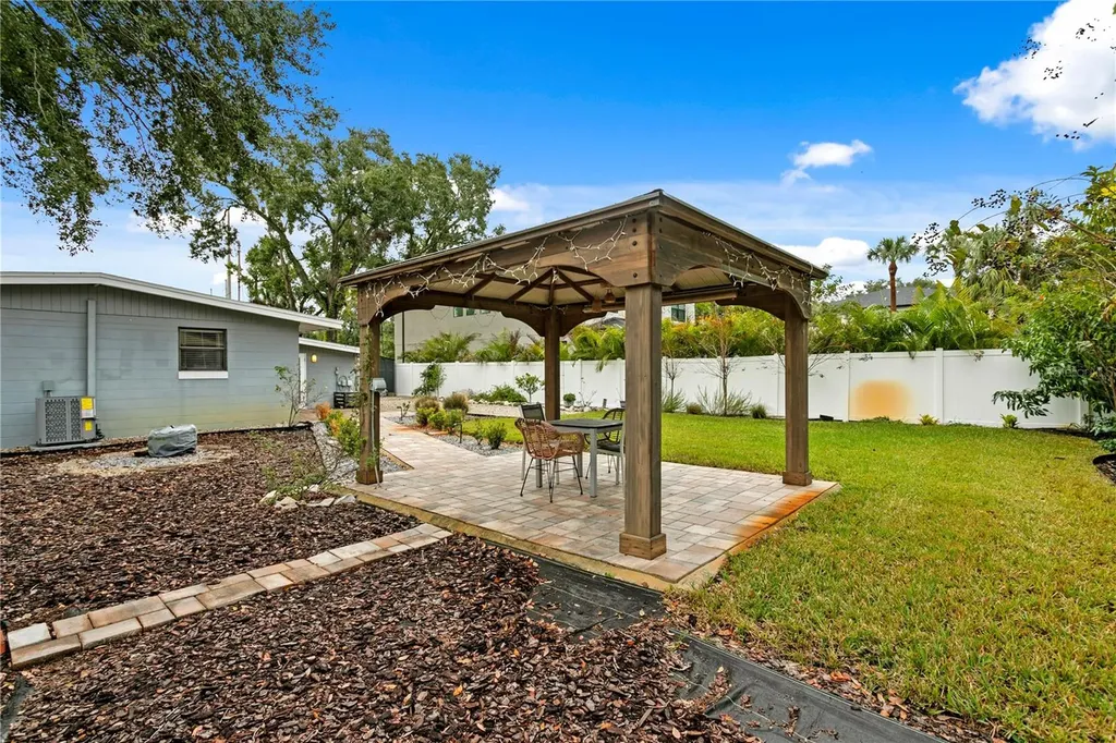 2407 S Lois Avenue Tampa FL 33629