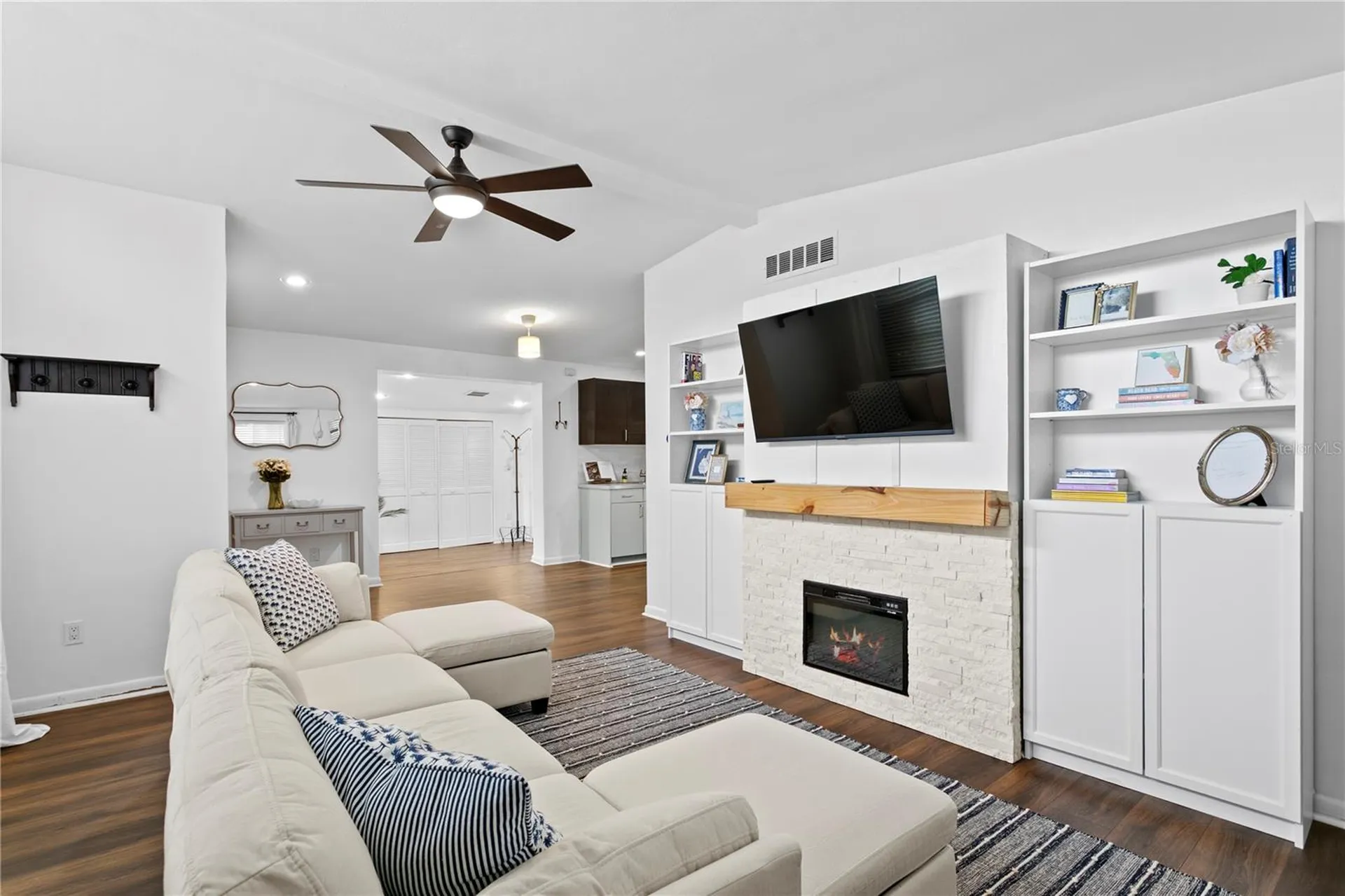 2407 S Lois Avenue Tampa FL 33629