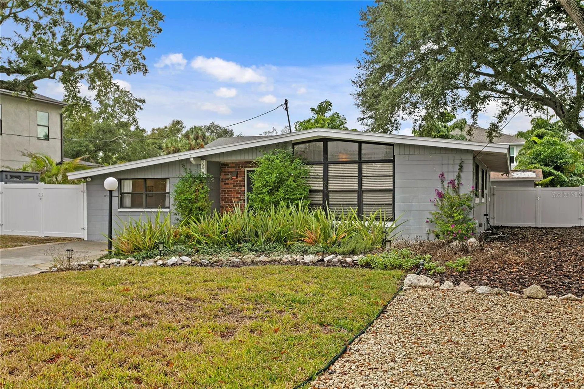 2407 S Lois Avenue Tampa FL 33629
