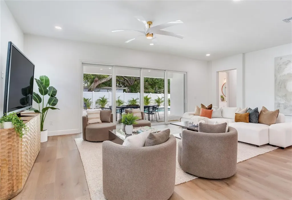 2814 54th Street S Gulfport FL 33707