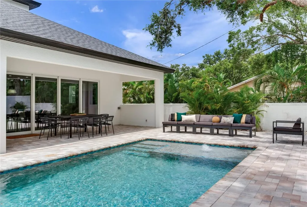 2814 54th Street S Gulfport FL 33707