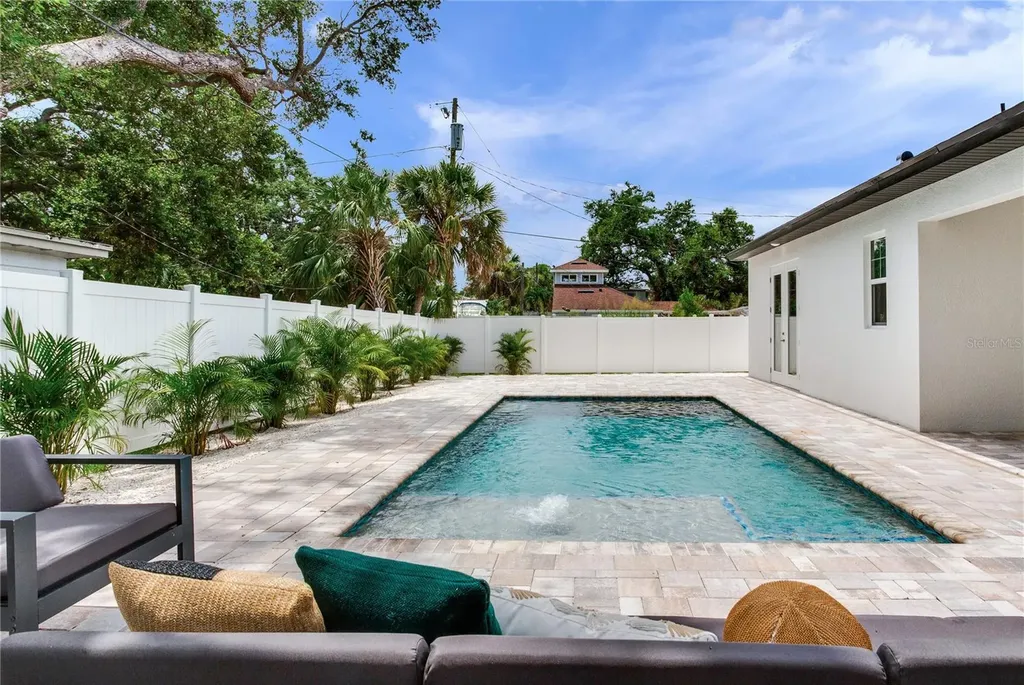 2814 54th Street S Gulfport FL 33707