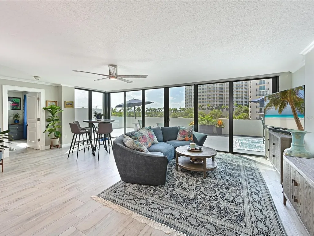 1102 Benjamin Franklin Drive Sarasota FL 34236