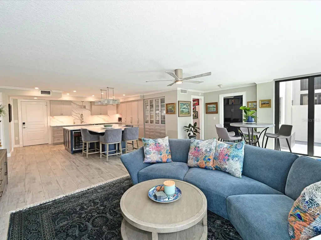 1102 Benjamin Franklin Drive Sarasota FL 34236