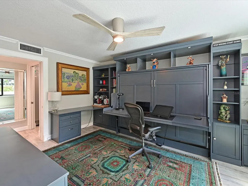 1102 Benjamin Franklin Drive Sarasota FL 34236