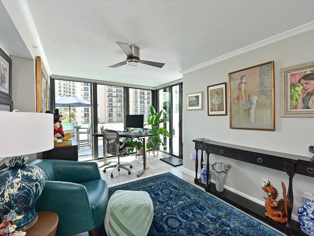 1102 Benjamin Franklin Drive Sarasota FL 34236