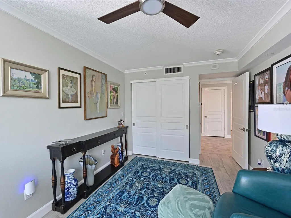 1102 Benjamin Franklin Drive Sarasota FL 34236