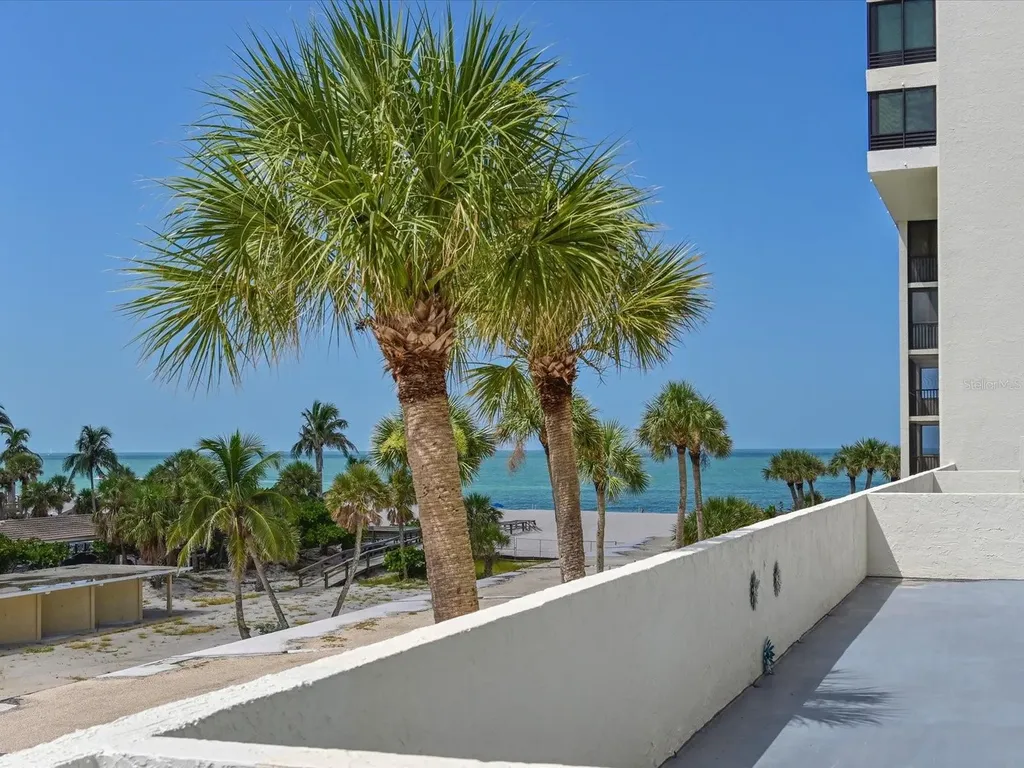 1102 Benjamin Franklin Drive Sarasota FL 34236