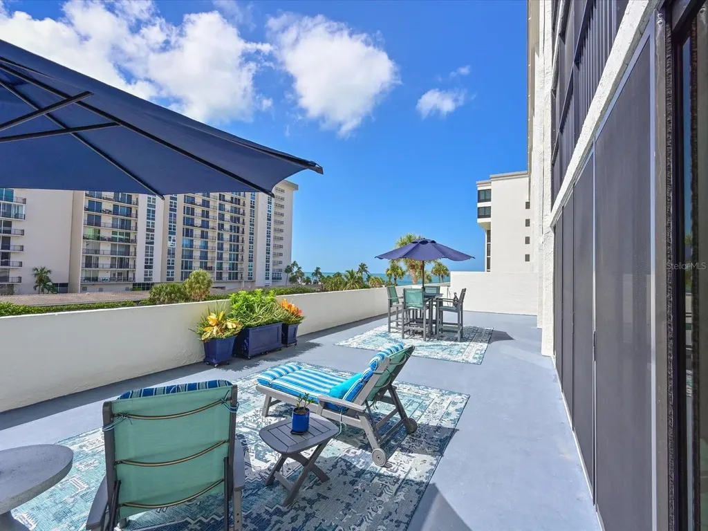 1102 Benjamin Franklin Drive Sarasota FL 34236