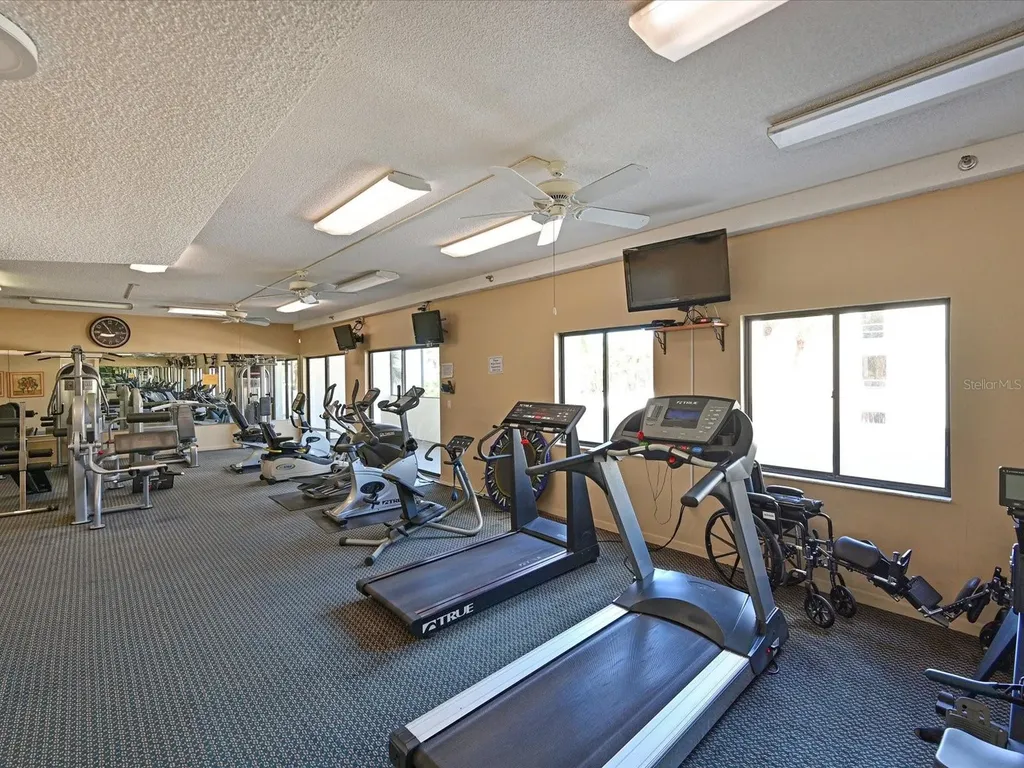 1102 Benjamin Franklin Drive Sarasota FL 34236