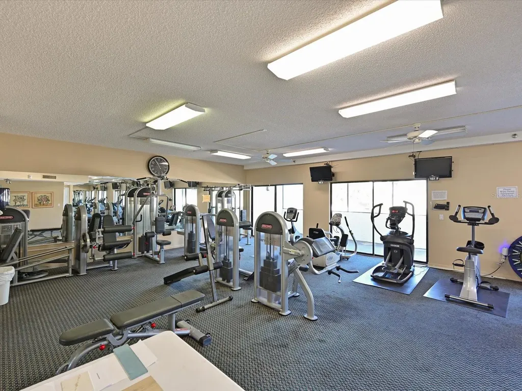 1102 Benjamin Franklin Drive Sarasota FL 34236