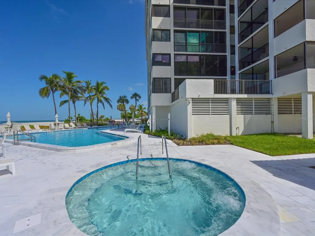 1102 Benjamin Franklin Drive Sarasota FL 34236