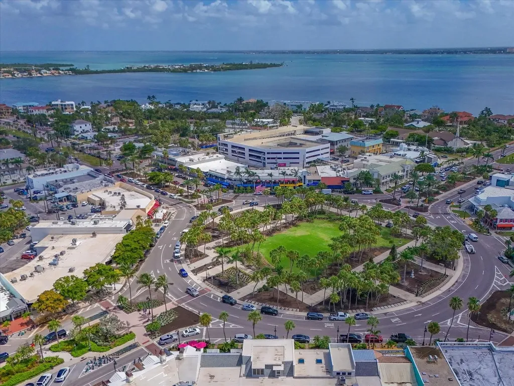 1102 Benjamin Franklin Drive Sarasota FL 34236