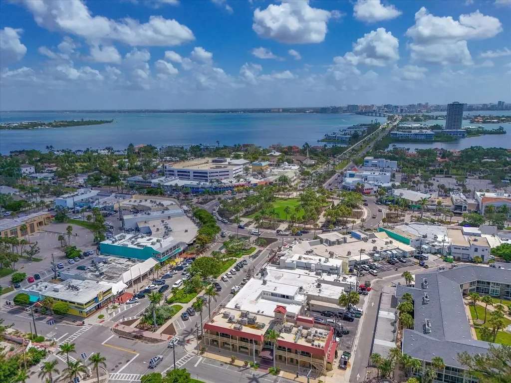 1102 Benjamin Franklin Drive Sarasota FL 34236