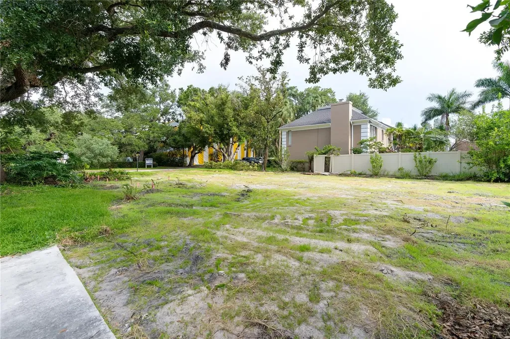 2310 S Hesperides Street Tampa FL 33629