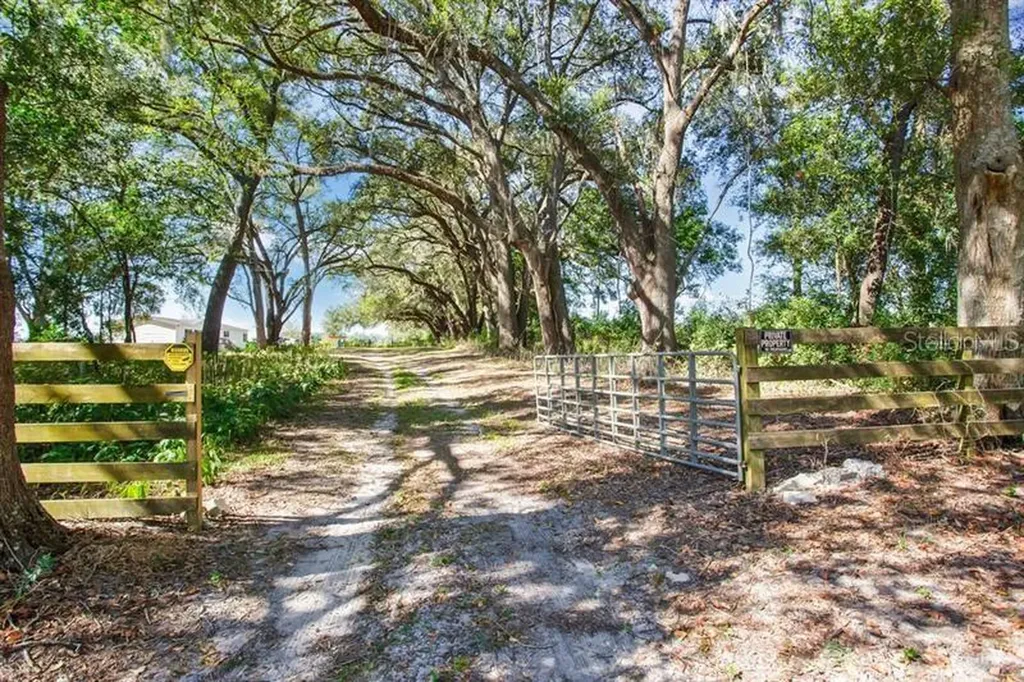 12190 NE 10th Avenue Trenton FL 32693