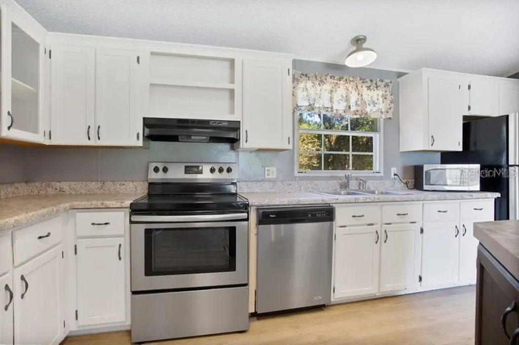 12190 NE 10th Avenue Trenton FL 32693