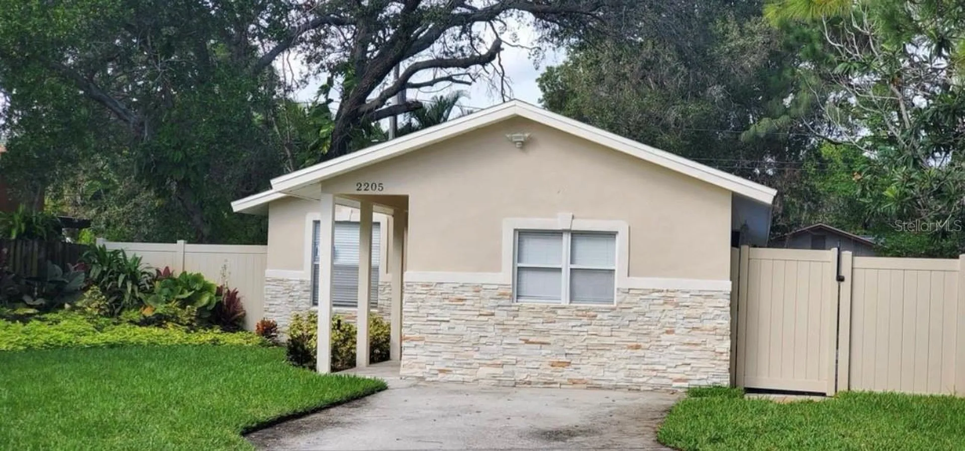 2205 Calexico Way S St Petersburg FL 33712