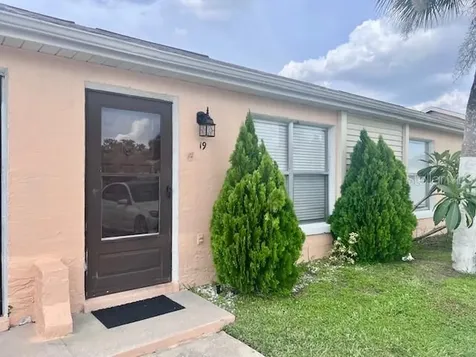 19 W Country Cove Way Kissimmee FL 34743
