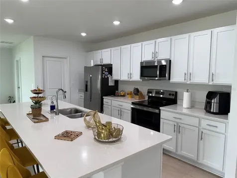 121 Citrine Loop Kissimmee FL 34758