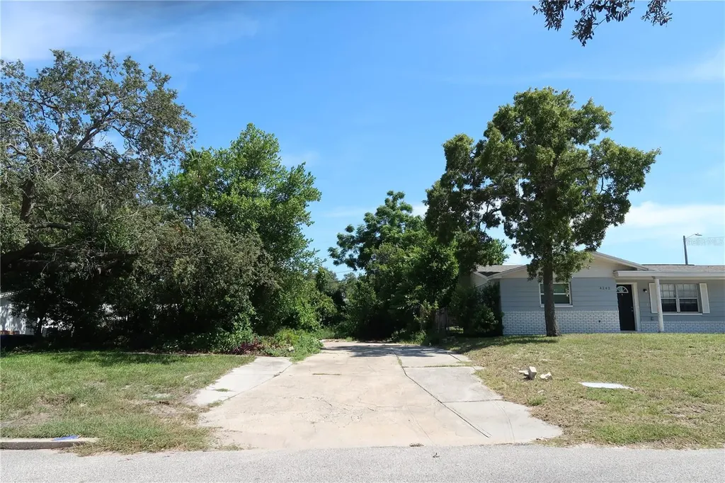4250 Oak Bluff Avenue Holiday FL 34691