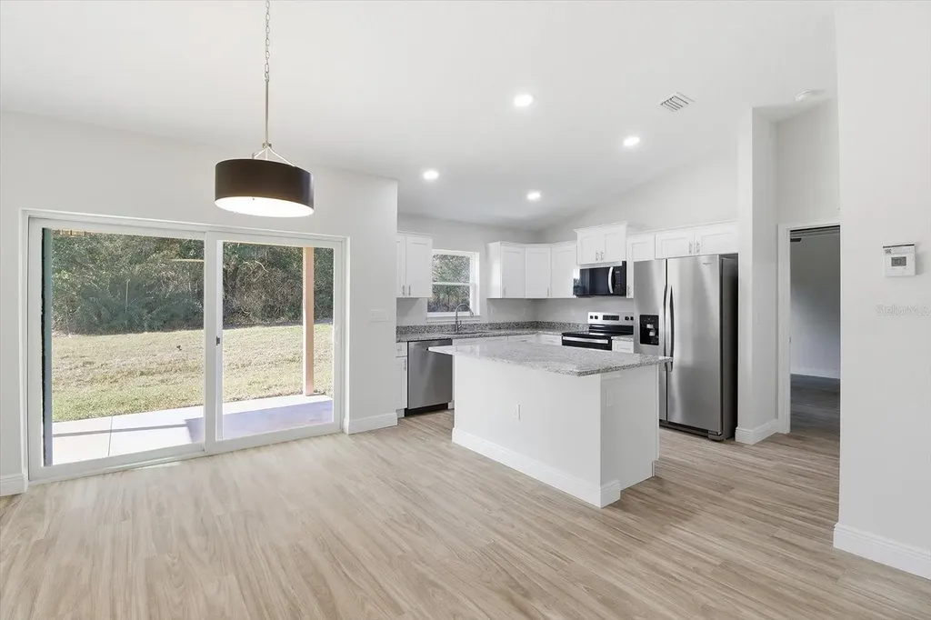 8512 N Garland Way Dunnellon FL 34434