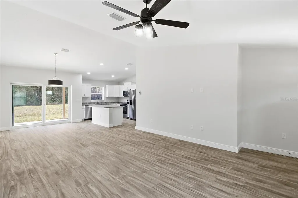 8512 N Garland Way Dunnellon FL 34434
