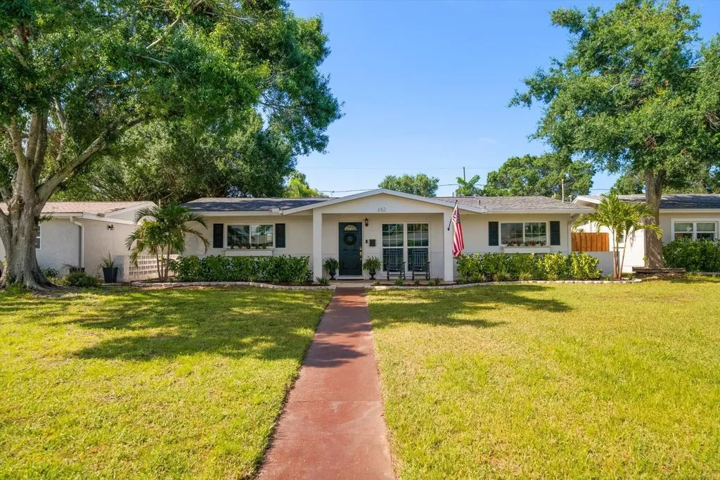 652 42nd Avenue NE St Petersburg FL 33703