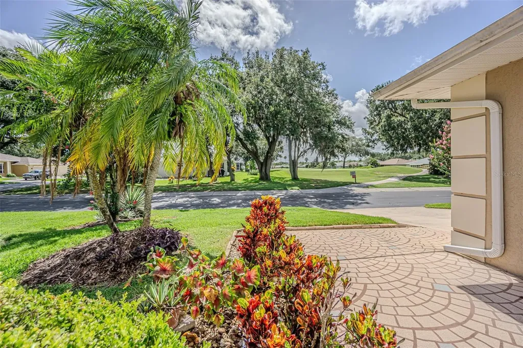 11027 Dormie Drive San Antonio FL 33576