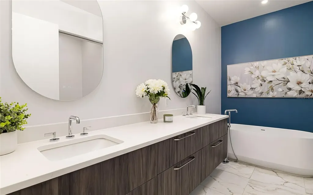 33 S Palm Avenue Sarasota FL 34236