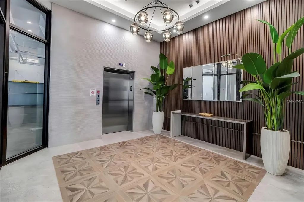 33 S Palm Avenue Sarasota FL 34236