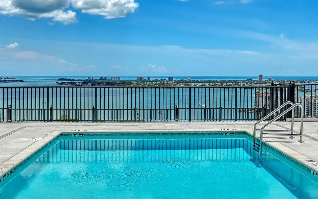 33 S Palm Avenue Sarasota FL 34236