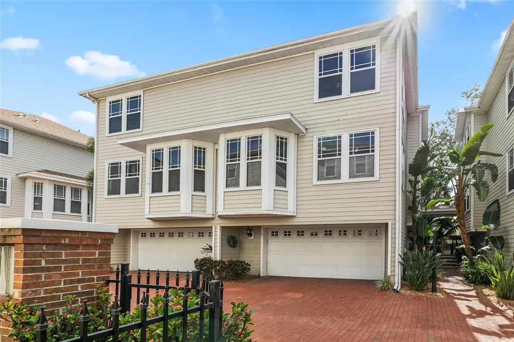 3315 W De Leon Street Tampa FL 33609