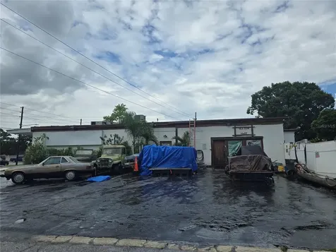 3186 62nd Avenue N St Petersburg FL 33702