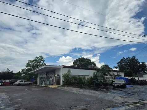 3186 62nd Avenue N St Petersburg FL 33702