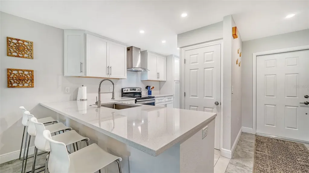 7820 Palm Aire Lane Sarasota FL 34243