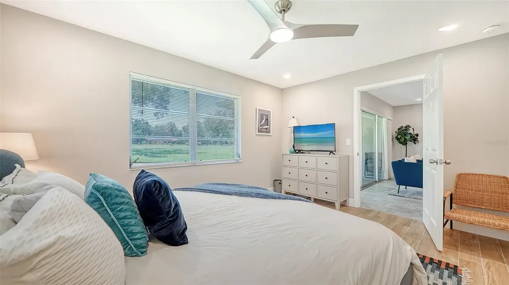 7820 Palm Aire Lane Sarasota FL 34243