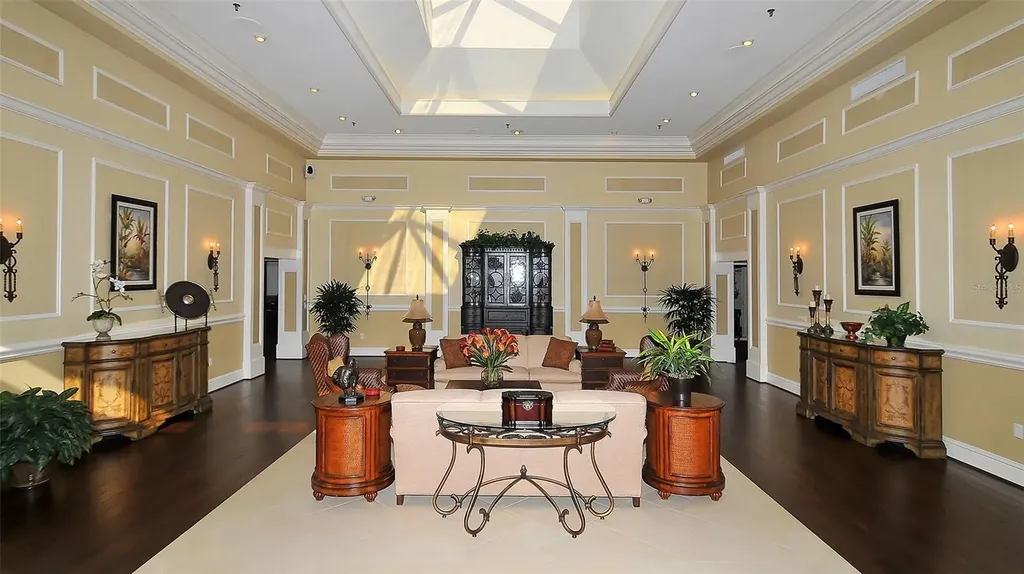 7820 Palm Aire Lane Sarasota FL 34243