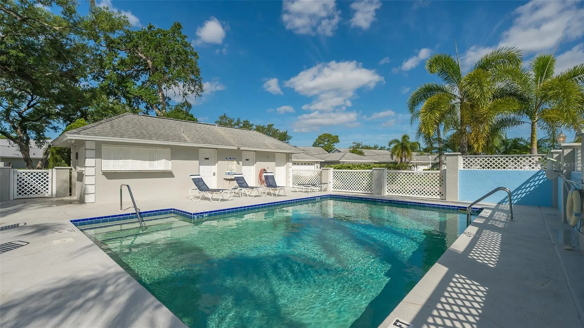 7820 Palm Aire Lane Sarasota FL 34243