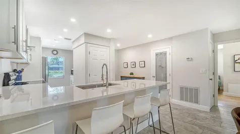 7820 Palm Aire Lane Sarasota FL 34243
