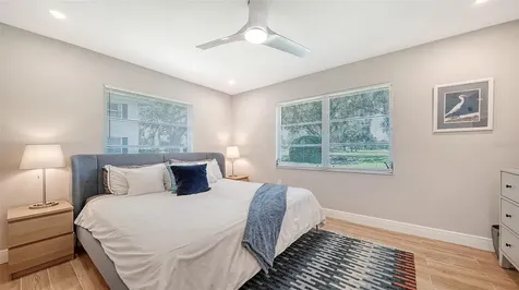 7820 Palm Aire Lane Sarasota FL 34243