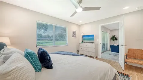 7820 Palm Aire Lane Sarasota FL 34243